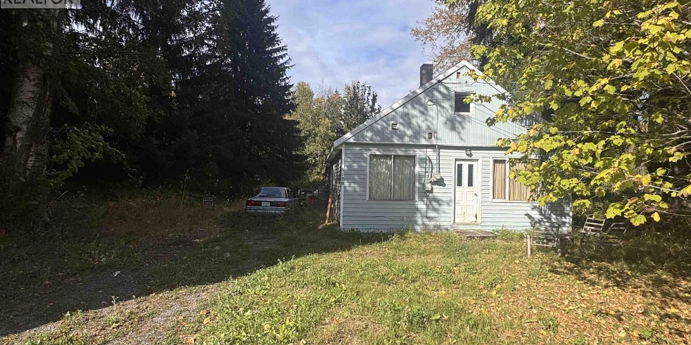 5128 MEDEEK AVENUE Terrace Photo 4 5128 MEDEEK AVENUE Terrace Photo 4